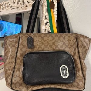 COACH TOTE BAG WITH BIG FRONT POCKET